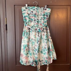 🌼3 for $20🌼 Strapless dress